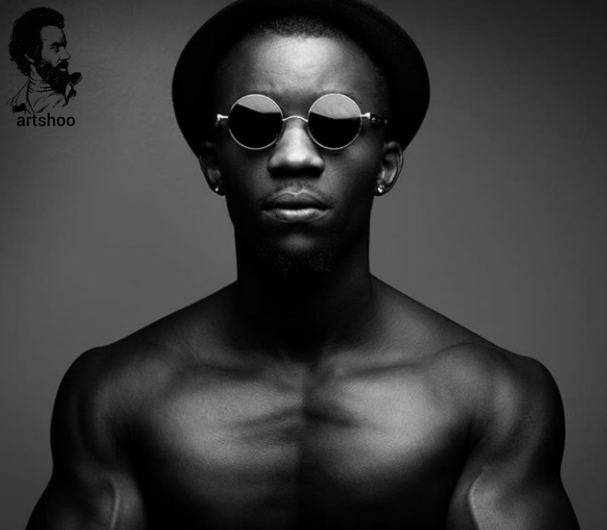 مدل پرتره سیاه قلم